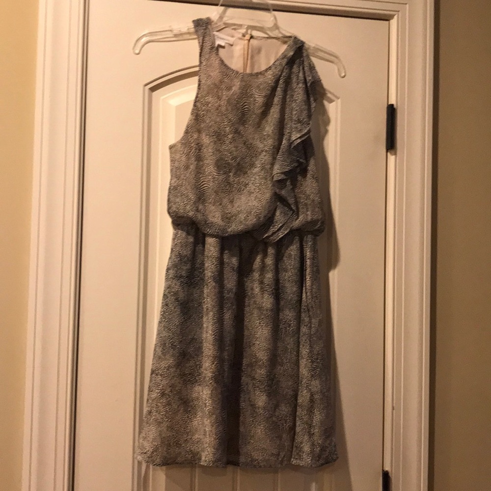BCBG size 4